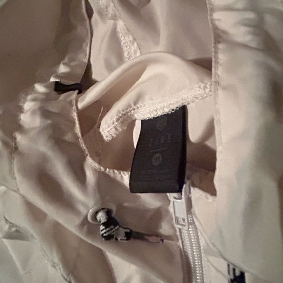 Line windbreaker - Picture 2 of 3